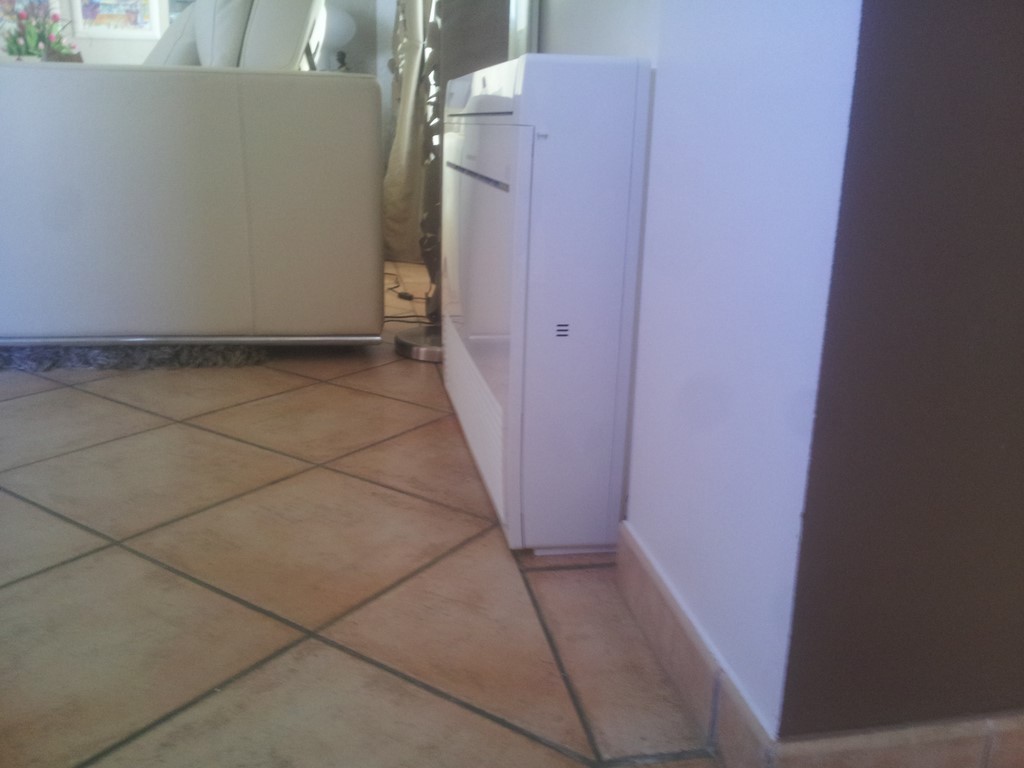 console mitsubishi de profil