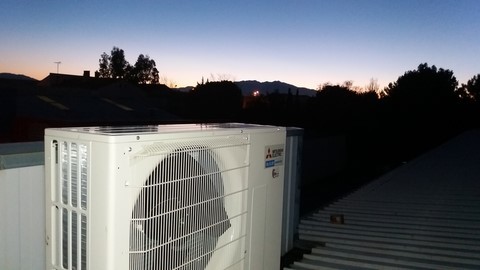 groupe Mitsubishi show room